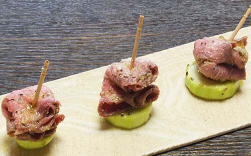 ローストビーフとズッキーニのタパス
