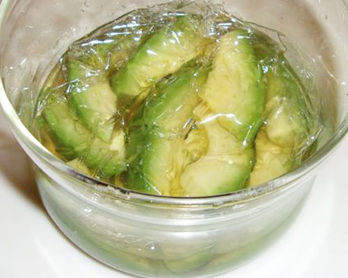 アボカドの酢漬け