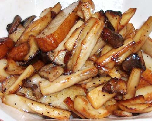 エリンギとさつま揚げの炒め物