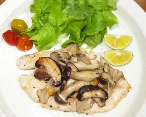 鶏のささみときのこのソテー